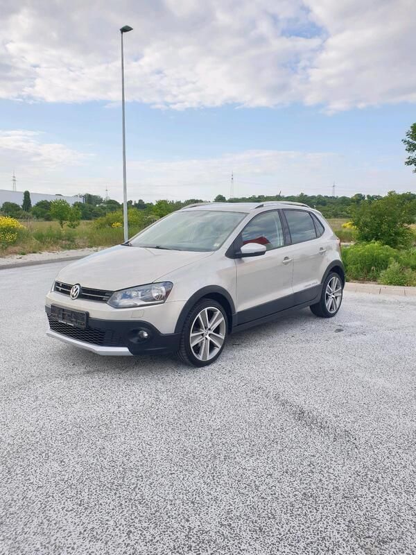 Silber Gebraucht 2011 VW Polo Cross Kleinwagen | 8.799 € (Fairer Preis) - Bild 1/4