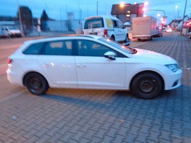 Gebraucht Seat Leon ST Style 131 PS (96 kW) 2019 Weiß Kombi