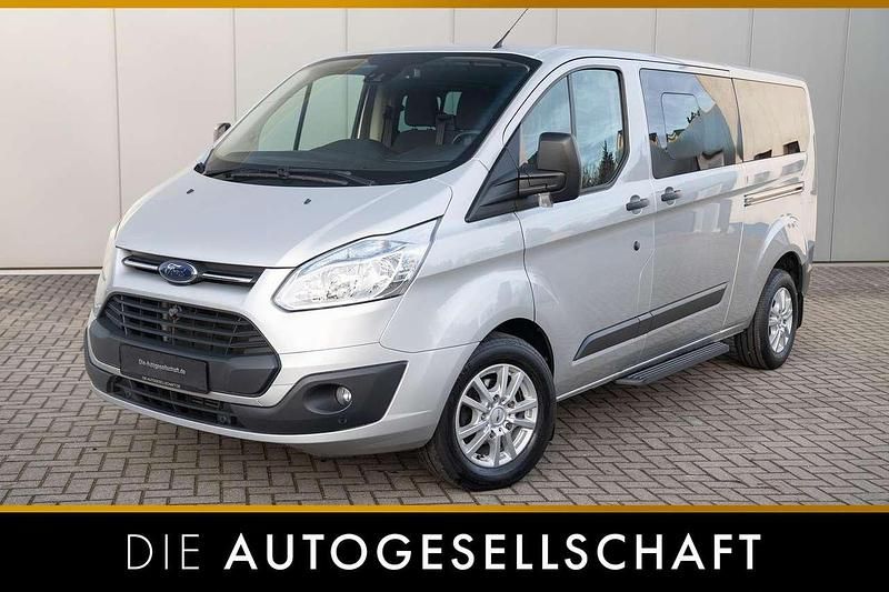 Silber Gebraucht 2015 Ford Tourneo Van / Kleinbus | 24.990 € (Fairer Preis) - Bild 1/2