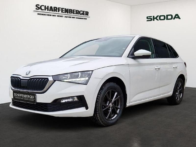 Weiß Gebraucht 2021 Skoda Scala Clever Kleinwagen | 16.288 € (Fairer Preis) - Bild 1/4
