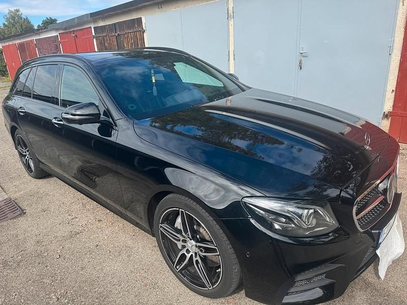Schwarz Gebraucht 2018 Mercedes E53 AMG AMG Kombi | 40.200 € - Bild 1/4