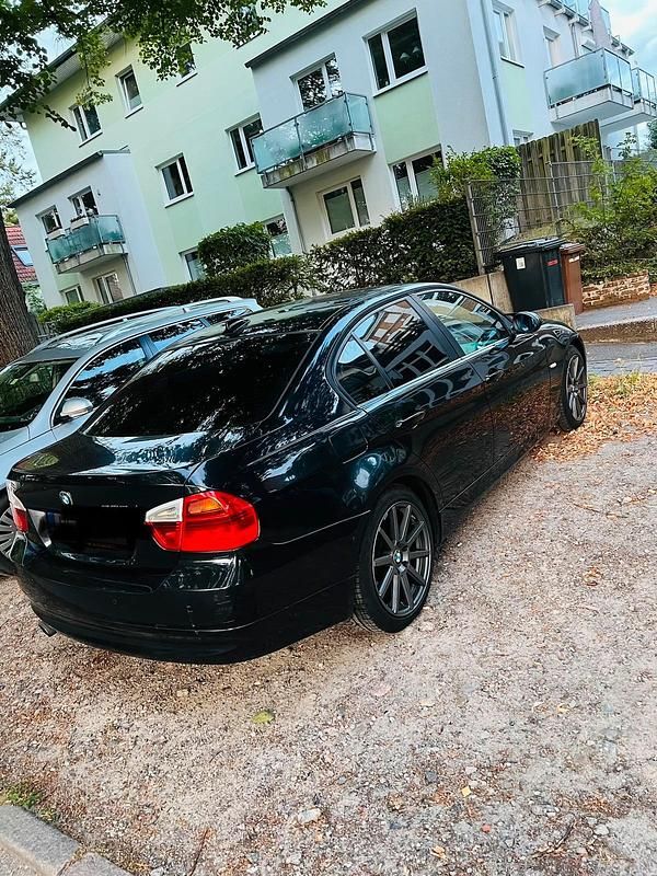 Second-hand BMW 320 177 CP (130 kW) 2008 Negru Berlinǎ