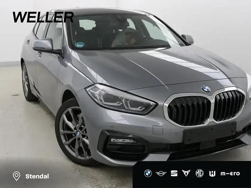 Skyscraper grau (grau) Gebraucht 2023 BMW 120 Performance Kleinwagen | 25.950 € (Superpreis) - Bild 1/4