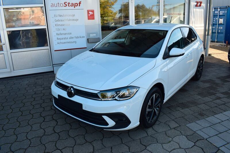 Pure white Gebraucht 2023 VW Polo Life Limousine | 20.450 € (Fairer Preis) - Bild 1/4