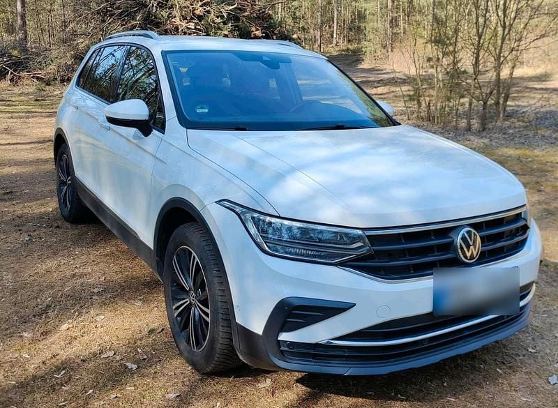 Gebraucht VW Tiguan Active 150 PS (110 kW) 2021 Weiß SUV