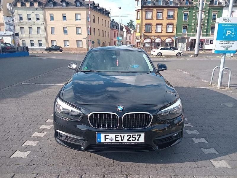 Schwarz Gebraucht 2016 BMW 116 Kleinwagen | 9.000 € (Teuer) - Bild 1/4