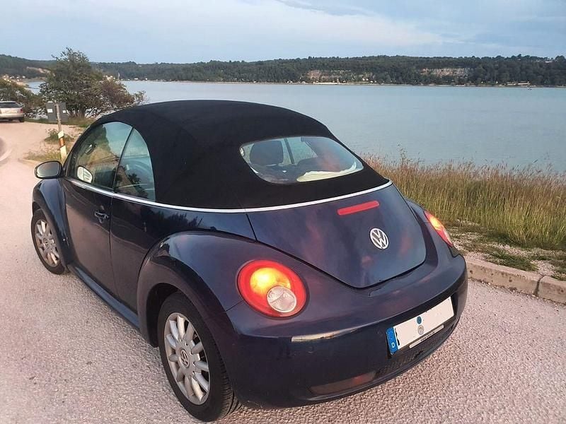 Gebraucht VW New Beetle 105 PS (77 kW) 2005 Blau Kleinwagen