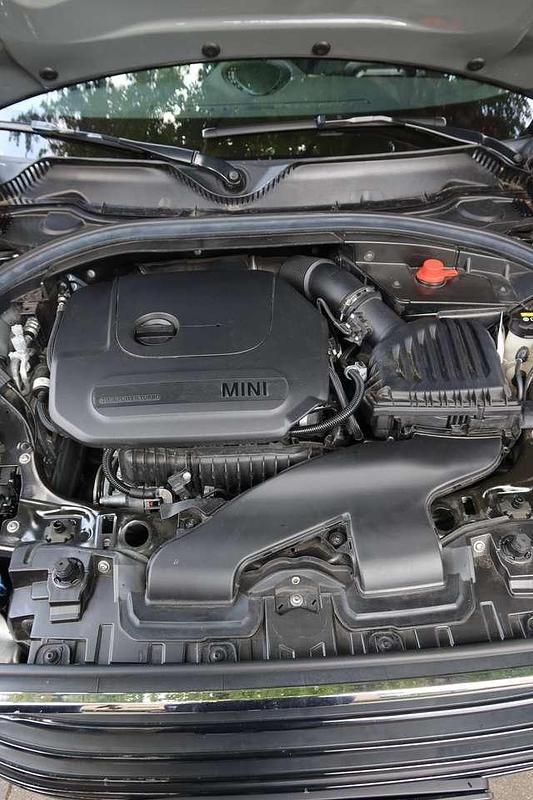Grau Gebraucht 2021 Mini Cooper Clubman Kombi | 21.500 € (Fairer Preis) - Bild 1/4