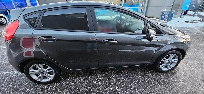 Gebraucht Ford Fiesta Celebration 101 PS (74 kW) 2017 Grau Kleinwagen