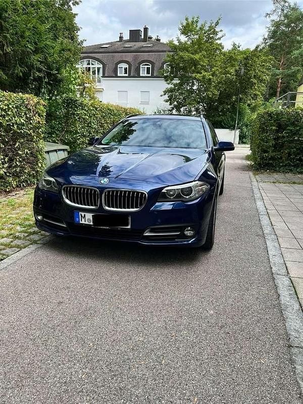 Blau Gebraucht 2016 BMW 535 Luxury Line Kombi | 17.490 € (Guter Preis) - Bild 1/4