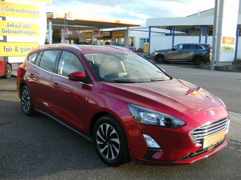 Fantasticrot metallic Gebraucht 2021 Ford Focus Titanium Kombi | 16.990 € (Fairer Preis) - Bild 1/4