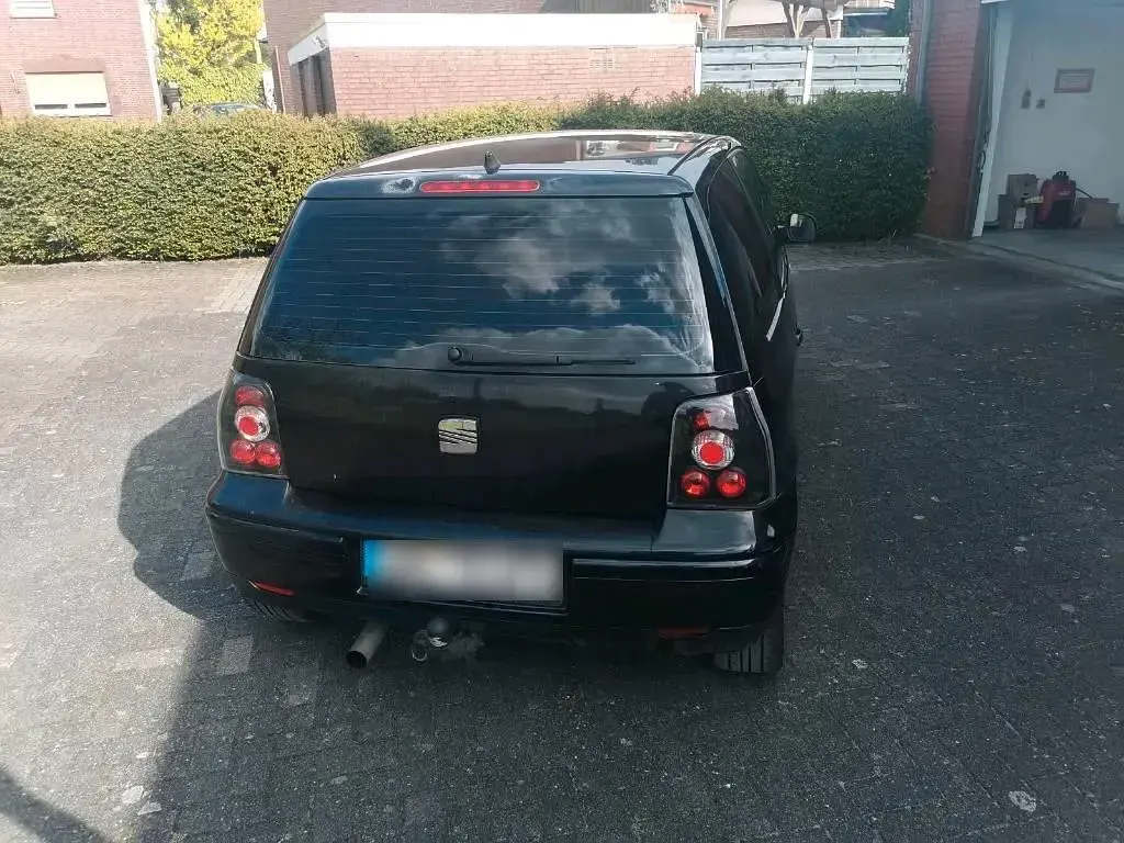Brugt Seat Arosa 110 HK (80 kW) 2003 Sort Hatchback