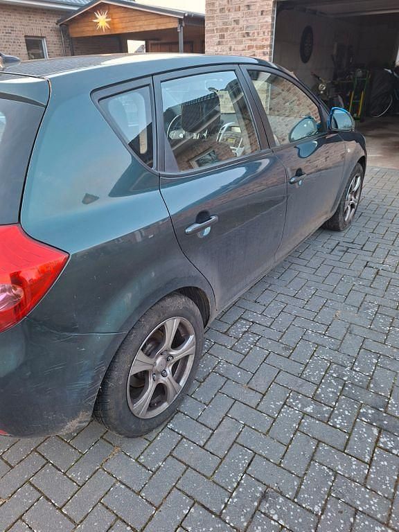 Gebraucht Kia Ceed EX 143 PS (105 kW) 2007 Grün Kleinwagen