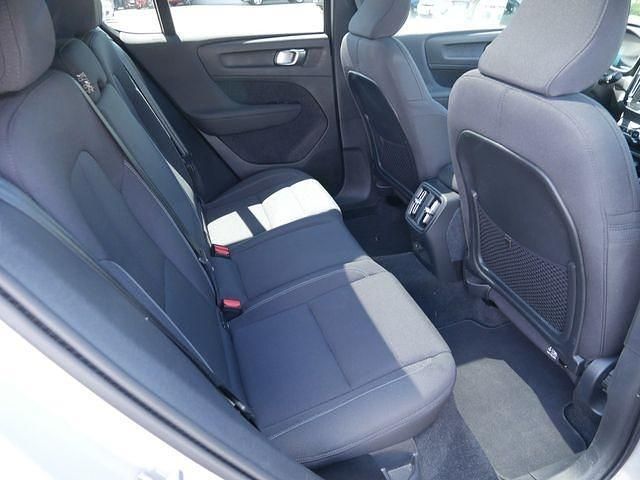 Gebraucht Volvo EC40 169 kW (231 PS) 2022 Silber / silver dawn (metallic) SUV