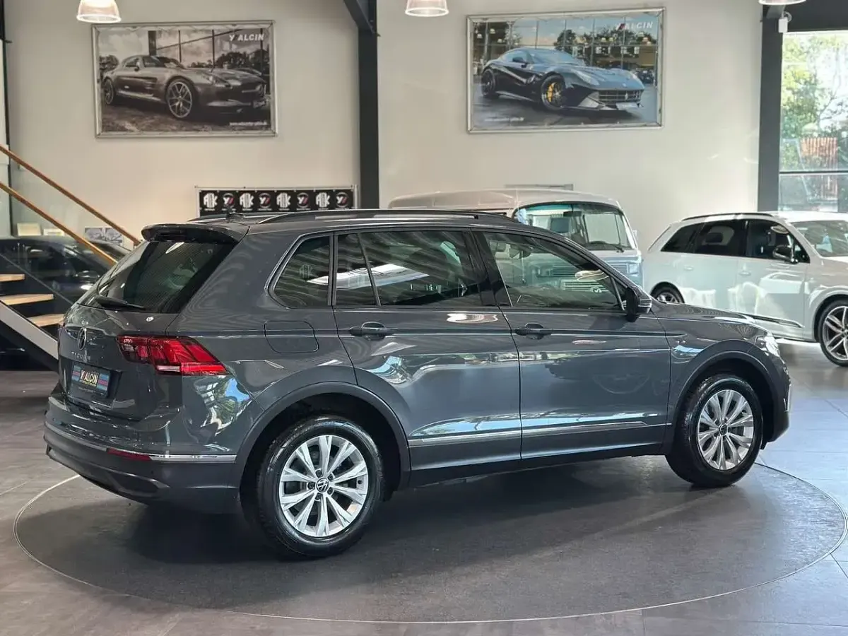 Gebraucht VW Tiguan S 195 PS (143 kW) 2021 Grau SUV