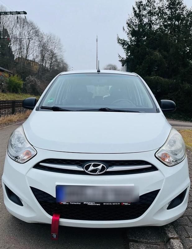 Weiß Gebraucht 2011 Hyundai i10 Kleinwagen | 1.999 € - Bild 1/4