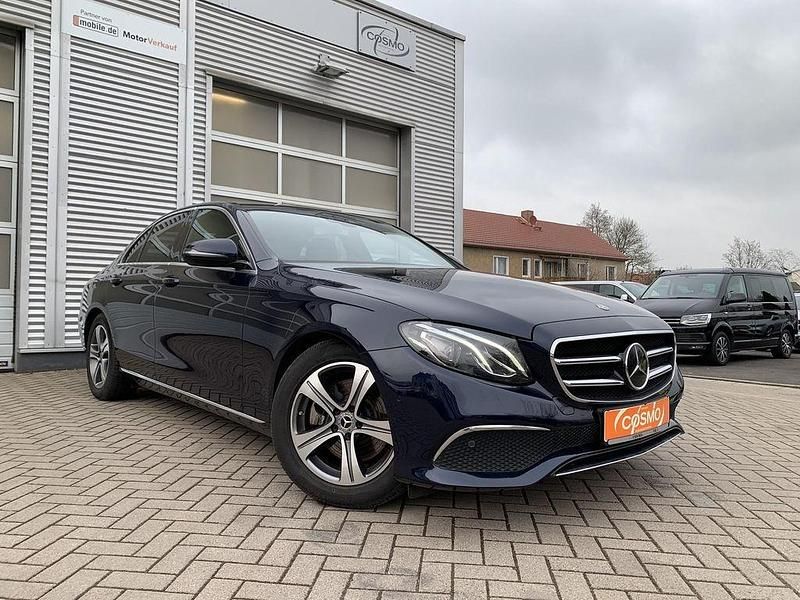 Gebraucht Mercedes E300 245 PS (180 kW) 2019 Blau Limousine