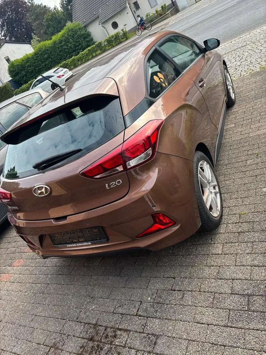 Gebraucht Hyundai i20 2017 Braun Limousine