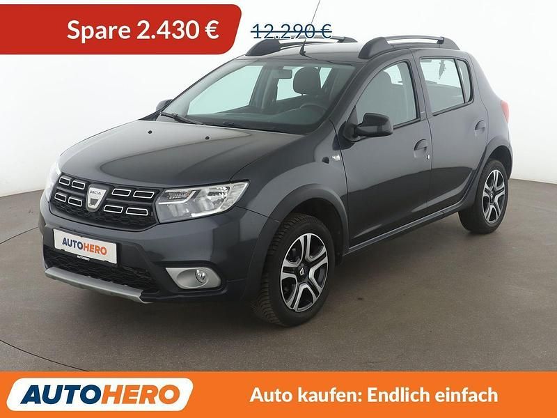 Grau Gebraucht 2018 Dacia Sandero Celebration Kleinwagen | 9.860 € (Fairer Preis) - Bild 1/3