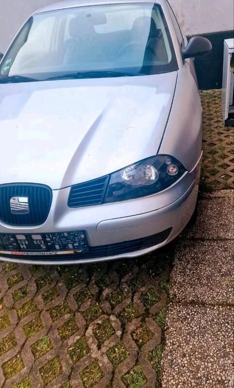 Silber Gebraucht 2006 Seat Ibiza Kleinwagen | 480 € (Superpreis) - Bild 1/4
