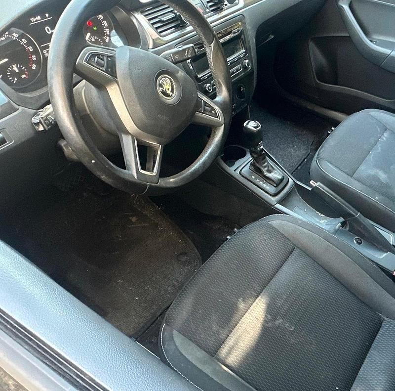 Gebraucht Skoda Rapid 90 PS (66 kW) 2014 Schwarz Kleinwagen