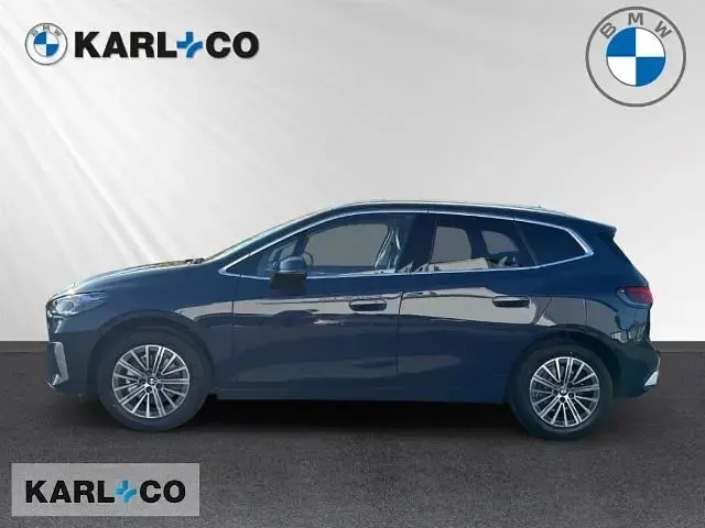 Neu BMW 218 Luxury Line 136 PS (100 kW) 2025 Blau Van / Kleinbus
