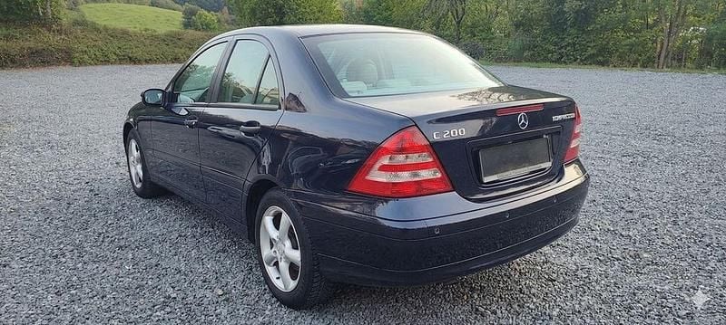 Gebraucht Mercedes C200 163 PS (119 kW) 2006 Blau Limousine