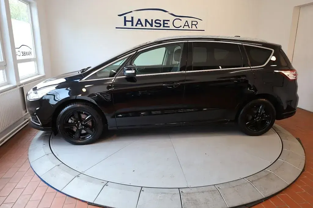 Używany Ford S-MAX Titanium 150 KM (110 kW) 2022 Czarny Minivan