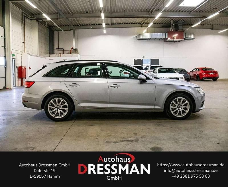 Second-hand Audi A4 Basis 190 CP (139 kW) 2018 Argintiu Break