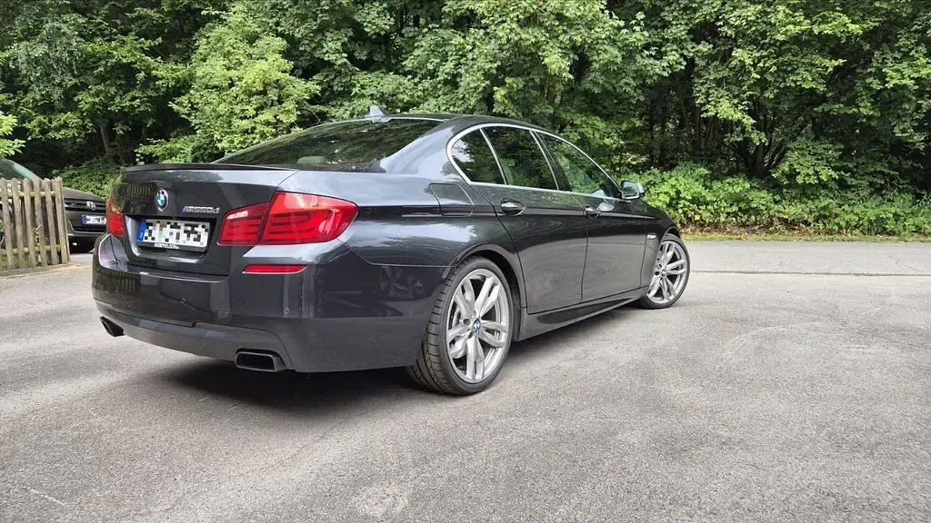 Gebraucht BMW M550 Sport Line 381 PS (280 kW) 2013 Grau Limousine