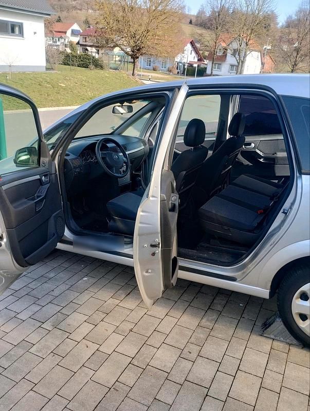 Gebraucht Opel Meriva 101 PS (74 kW) 2005 Silber Van / Kleinbus