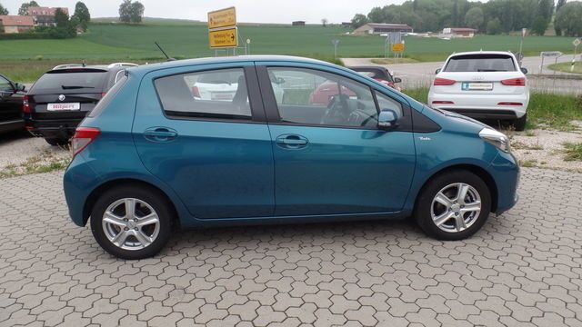 Gebraucht Toyota Yaris Life 69 PS (50 kW) 2012 Blau metallic Kleinwagen