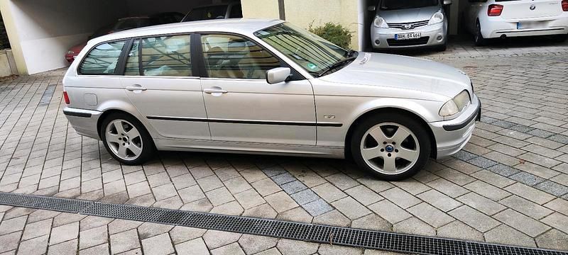 Gebraucht BMW 320 170 PS (125 kW) 2001 Silber Kombi