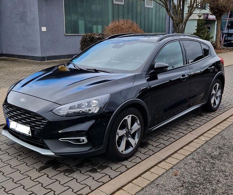 Second-hand Ford Focus Active 150 CP (110 kW) 2020 Negru Berlinǎ