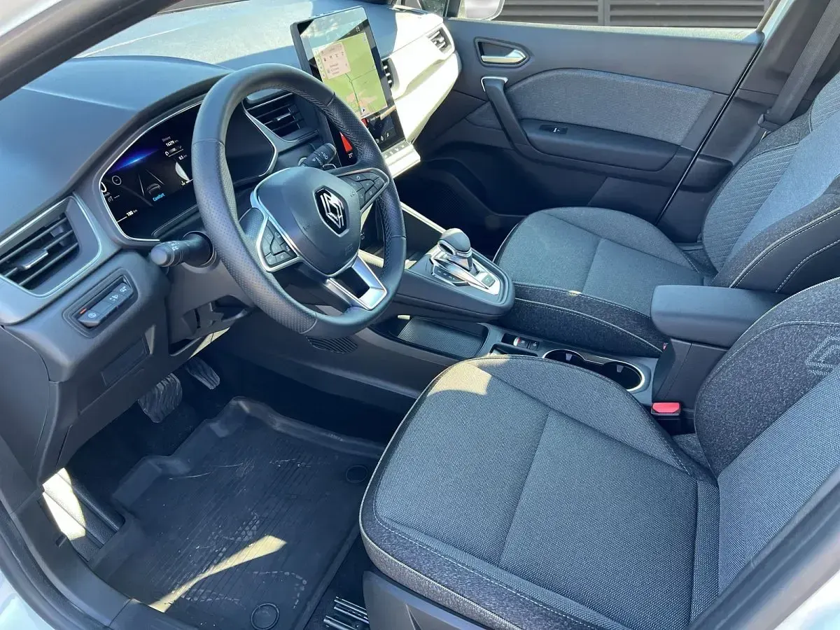 Gebraucht Renault Captur Techno 158 PS (116 kW) 2025 Weiß (perlmuttweiß + blackpearlsch) SUV