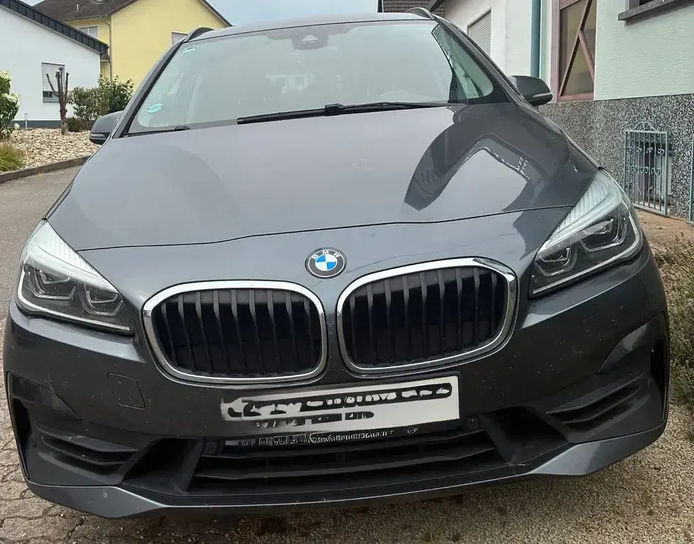 Gebraucht BMW 220 Sport Line 190 PS (139 kW) 2019 Grau Kombi