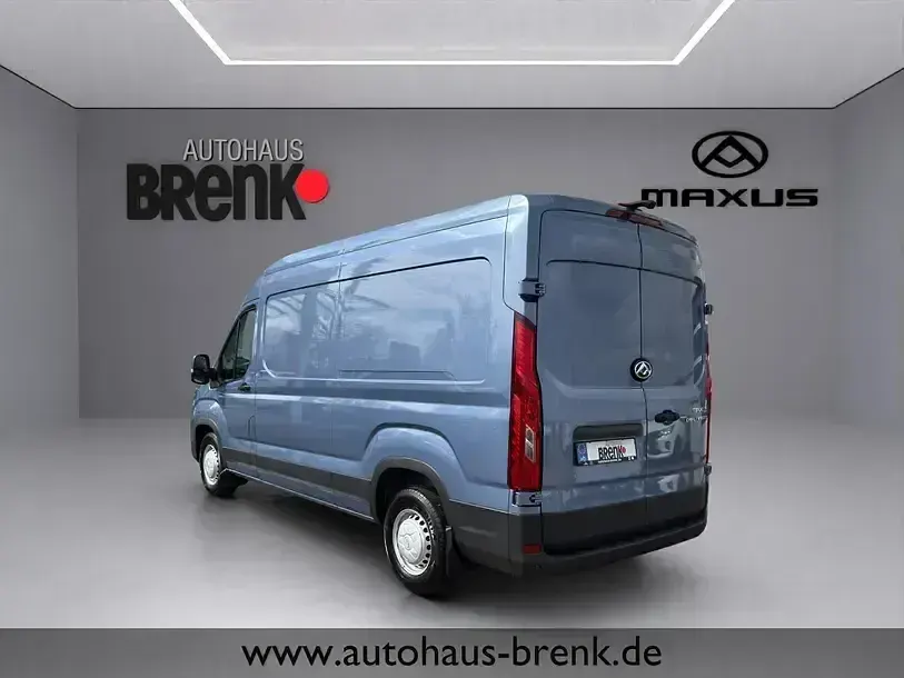Neu Maxus V90 147 PS (108 kW) 2025 Blau Van