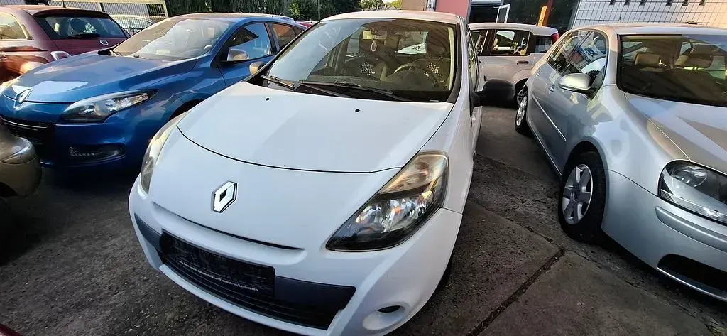 Gebraucht Renault Clio 75 PS (55 kW) 2012 Weiß Limousine