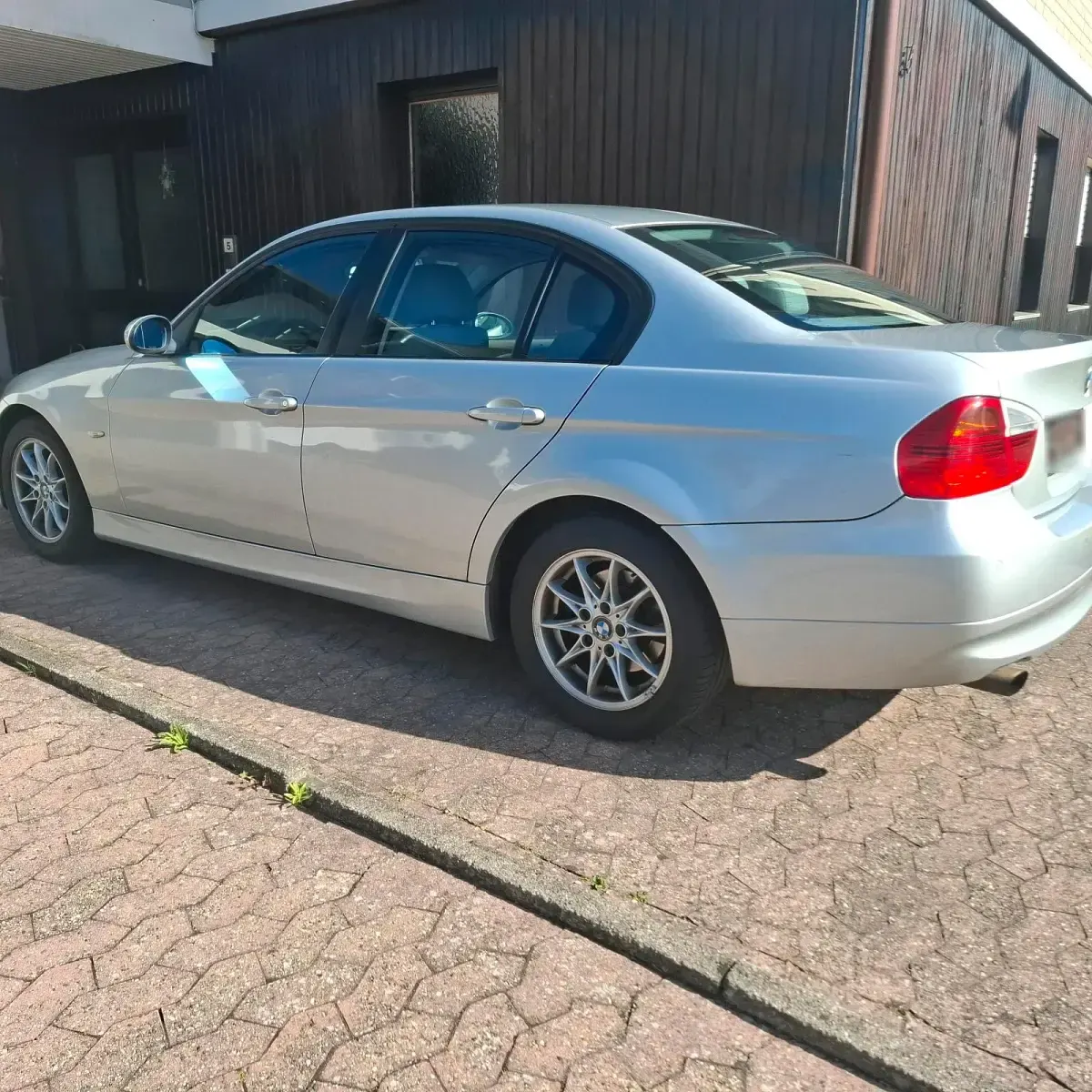Gebraucht BMW 320 150 PS (110 kW) 2006 Silber Limousine