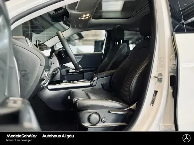 Gebraucht Mercedes GLA220 Night 190 PS (139 kW) 2024 Unilack polarweiß SUV