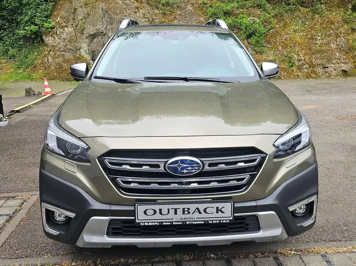 Neu Subaru Outback Platinum 169 PS (124 kW) 2026 Autumn green Kombi