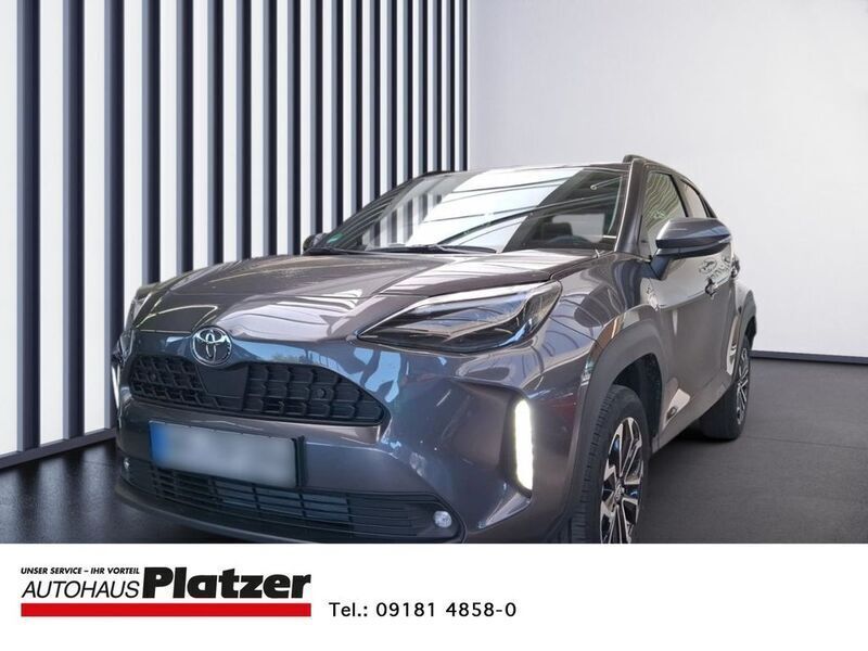 Grau Neu 2024 Toyota Yaris Cross Team SUV | 32.980 € (Teuer) - Bild 1/4