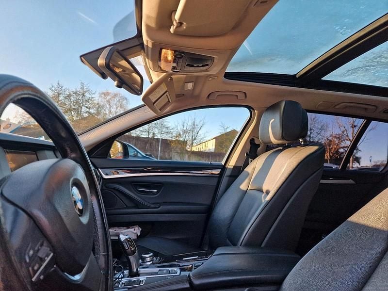 Gebraucht BMW 520 184 PS (135 kW) 2013 Schwarz Kombi