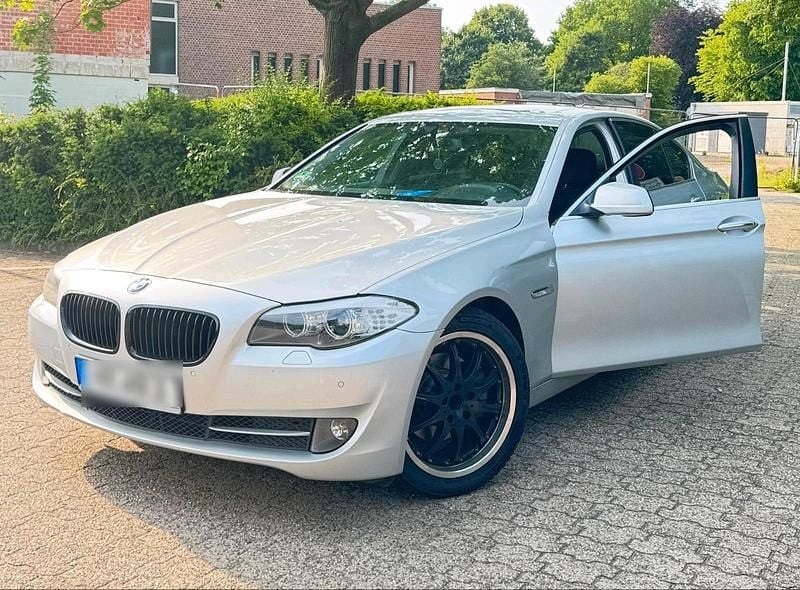Gebraucht BMW 520 184 PS (135 kW) 2010 Silber Limousine