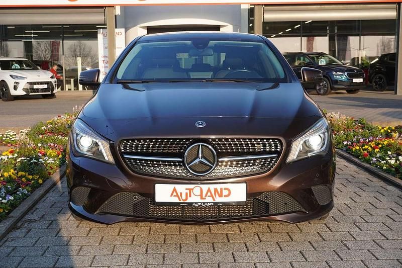 Gebraucht Mercedes CLA180 122 PS (89 kW) 2016 Braun Limousine
