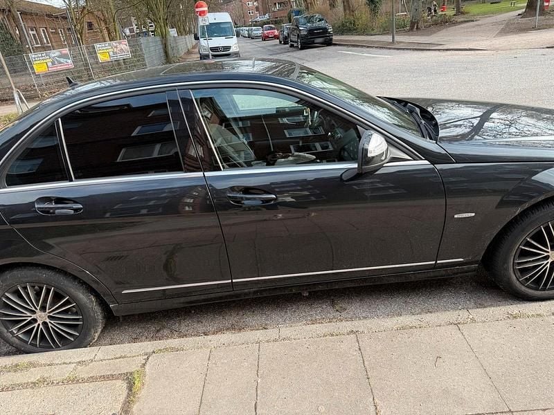 Second-hand Mercedes 200 184 CP (135 kW) 2007 Negru Berlinǎ