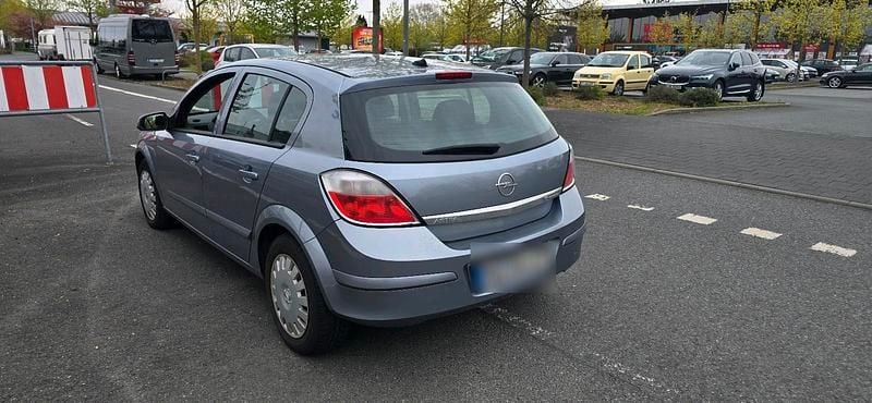 Gebraucht Opel Astra 105 PS (77 kW) 2006 Grau Limousine