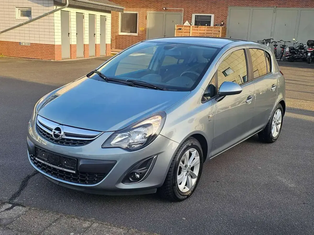 Gebraucht Opel Corsa 86 PS (63 kW) 2014 Silbersee/perl silber (m2) Kleinwagen