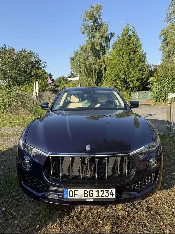 Blau Gebraucht 2016 Maserati Levante SUV | 24.500 € - Bild 1/4