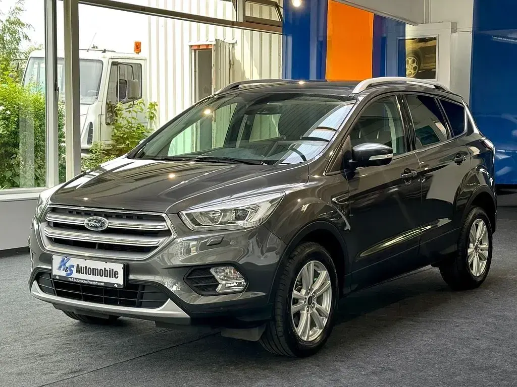 Gebraucht Ford Kuga 150 PS (110 kW) 2018 Grau SUV